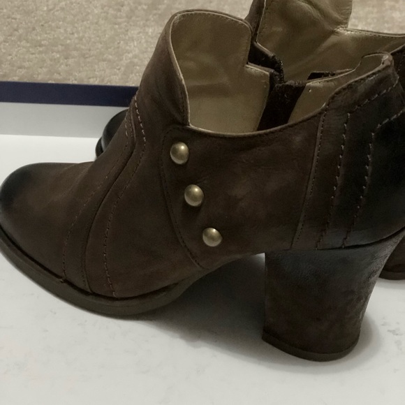 Bootie - Picture 4 of 4